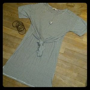 Speechless size L high low womens shirt